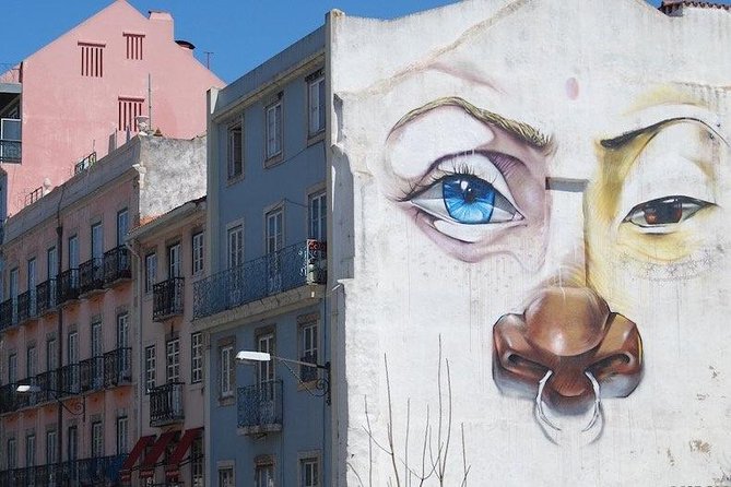 Tuk Tuk Lisbon: Exploring Urban Art - Guides, stories, and the value of a private ride