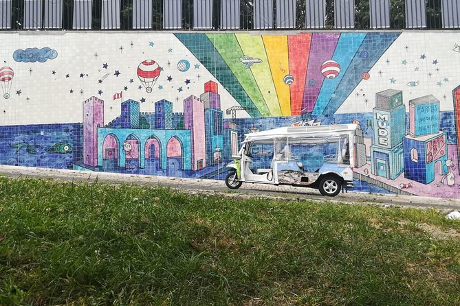 Tuk Tuk Lisbon: The Best of Lisbon in Half a Day - Lisbon Cathedral connects the city to 1147