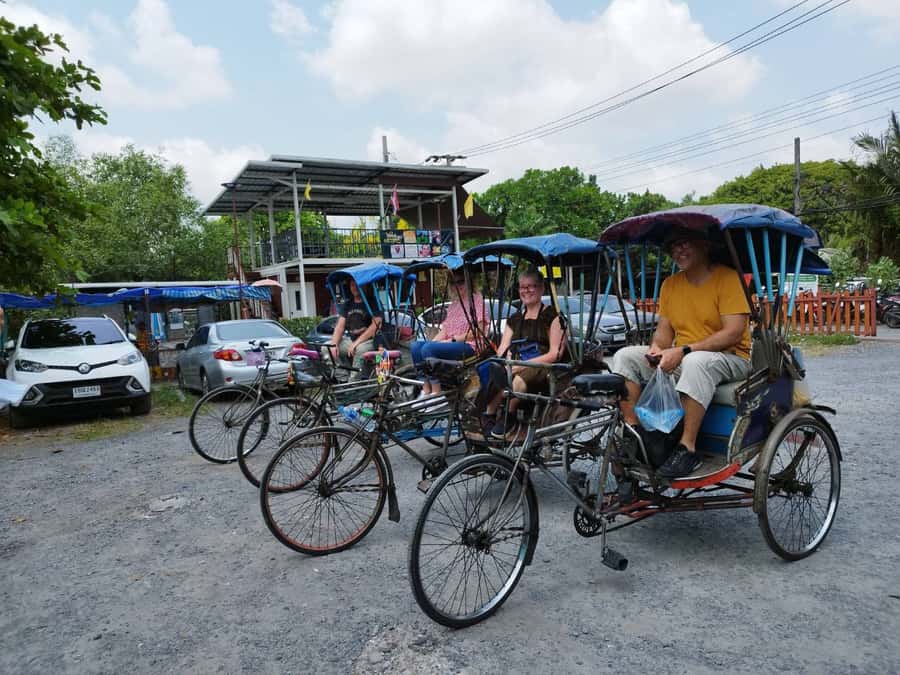 Tuk-Tuk, Longtail-boat and Rickshaw Bangkok jungle Tour - Thai lunch gives the route a useful pause