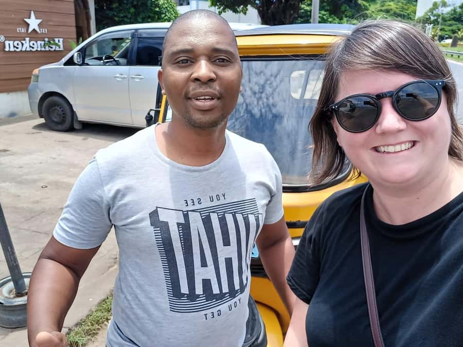 TUK TUK MAPUTO CITY TOUR - Starting the Pickup Around Central Maputo