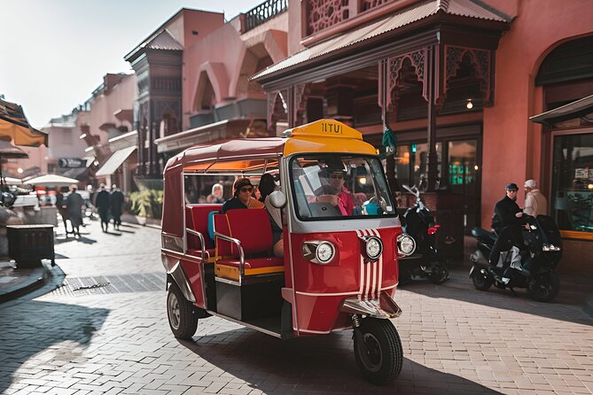 Tuk Tuk Marrakech Private Tour with Pickup - What the driver adds to the experience