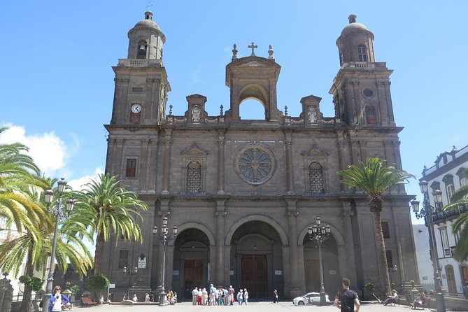 Tuk-Tuk Neighbourhoods Tour around Las Palmas de Gran Canaria - Wi-Fi, photographs, and the practical extras