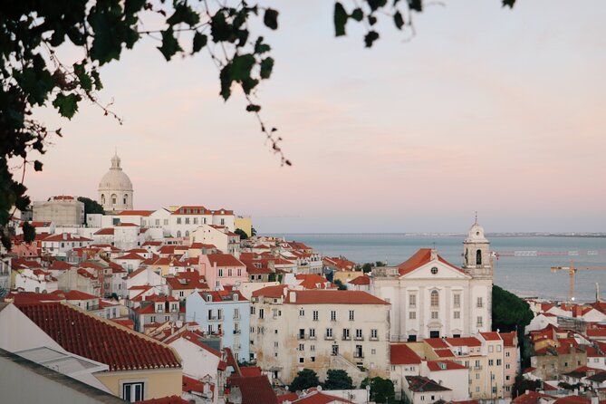 Tuk Tuk Private Tour by Alfama and Graca - Key points to know before booking
