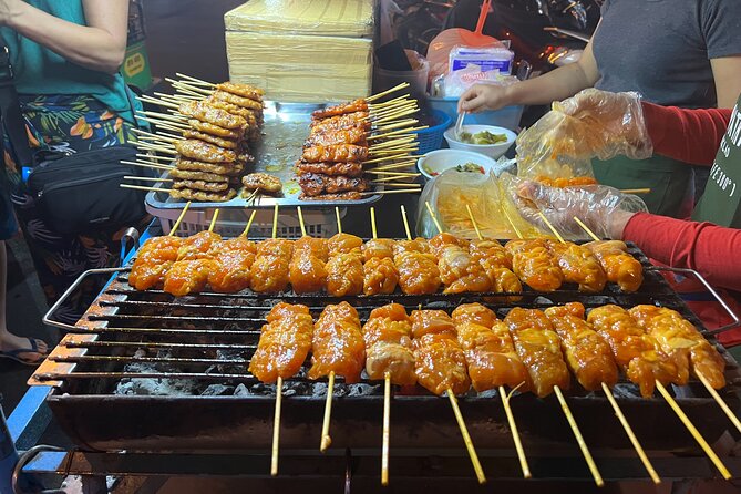 Tuk-tuk Private Tour in Bangkok by Night with Chinatown meal - Wat Pho and the old city by tuk-tuk