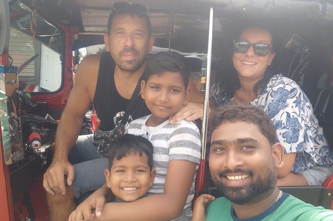 Tuk Tuk Rental in Sri Lanka - Picking up your tuk tuk at Colombo airport