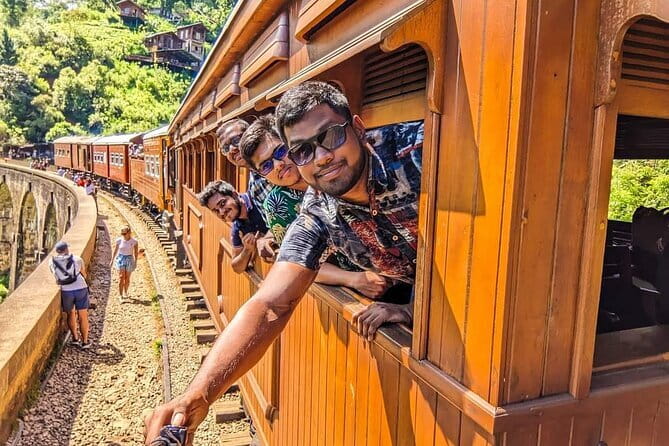 Tuk Tuk safari and Picnic in The Tea Plantation from Ella,Haputale & Bandarawela - A picnic with the hills below
