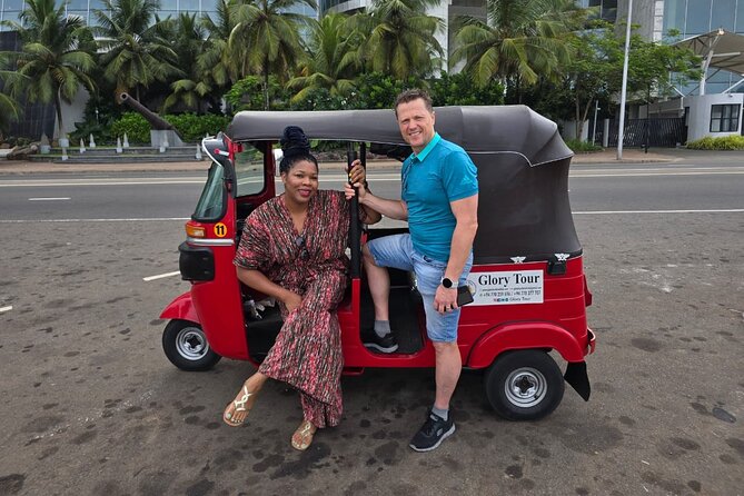 Tuk Tuk safari capital Colombo (Food and Entry Fees) Including - Jami Ul-Alfar Mosque and the Lotus Tower