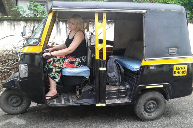 Tuk-Tuk Shopping Tour in Kochi – Spices,Crafts,Silks & Souvenirs - The Cochin Spice Market and its working side
