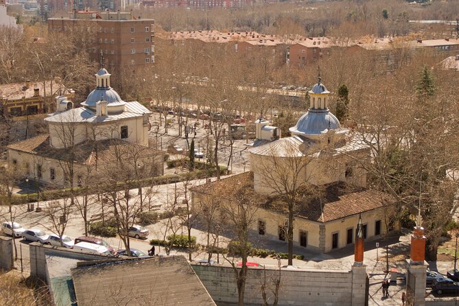 Tuk Tuk Tour Madrid 90 mins - Why this 90-minute tuk tuk tour works well on your first day