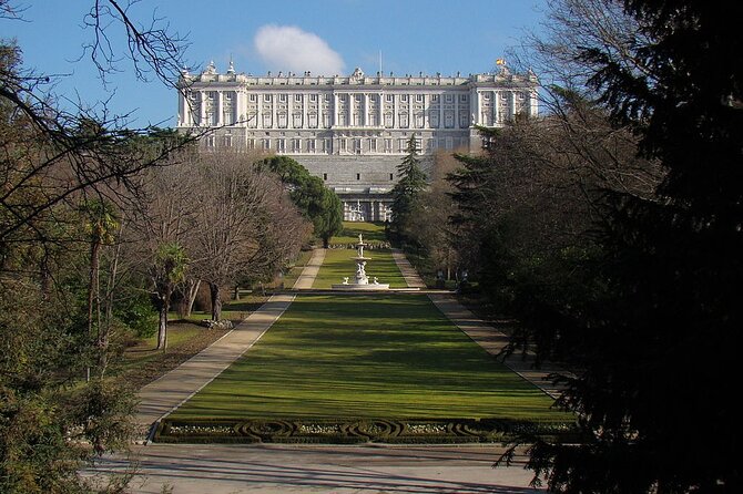 Tuk Tuk Tour Madrid 90 mins - What the guides add to the ride