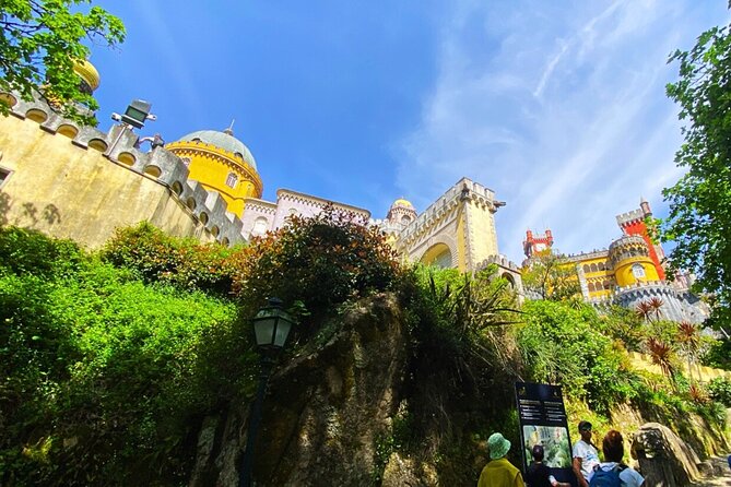 Tuk Tuk Tour Sintra Cascais – Palaces & Coastal Views - Guide style and the human side of the day