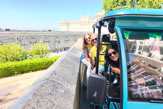 Tuk Tuk Zero Private Tour: The Best of Madrid in 2hrs. 15min. - Luxury shopping along the city’s grand avenues