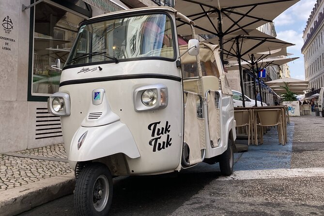 Tuktuk adventure through Lisbon - Alfama from Portas do Sol to São Jorge Castle