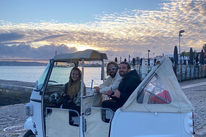 Tuktuk adventure through Lisbon - Belém’s monastery, pastries, and riverfront monuments