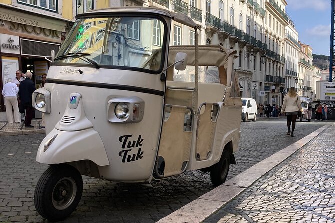 Tuktuk adventure through Lisbon - The west side viewpoints and Estrela