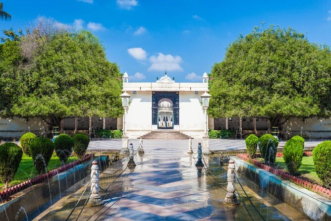 Udaipur Half Day City Tour by Tuk Tuk - Saheliyon-ki-Bari’s fountains and marble elephants