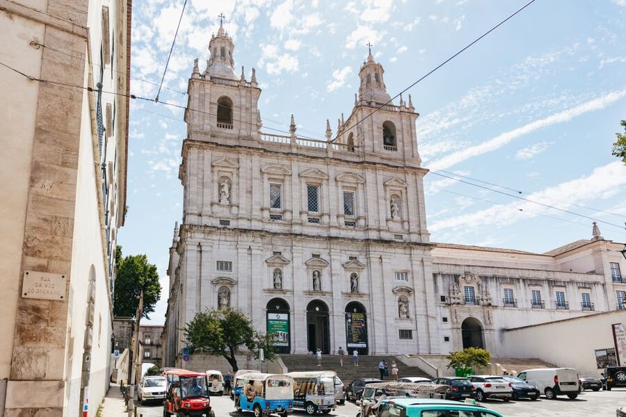 Vadio: Lisbon Old Town Private Tuk Tuk Tour - Starting among fado taverns and old neighborhoods