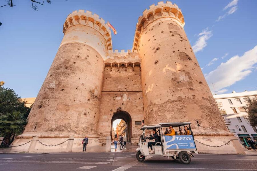 Valencia: 2-hour City Highlights Guided Tour by Tuk Tuk - Mercado de Colón and Valencia’s food culture