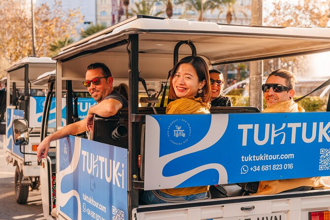 Valencia by Tuk Tuk i: Private tour 1 or 2 hours explore the city - Starting at the Serranos Gates in the old city