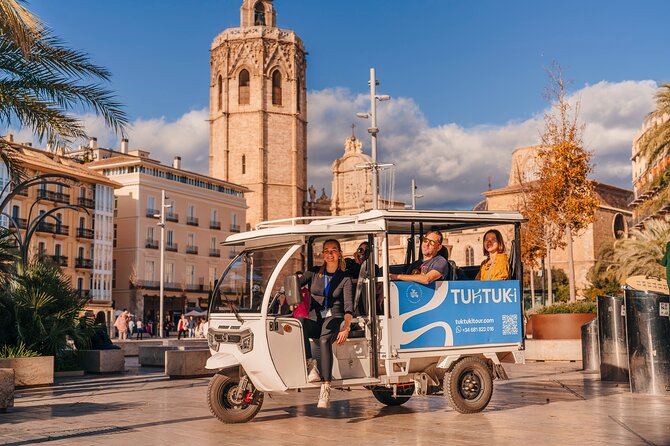 Valencia by Tuk Tuk i: Private tour 1 or 2 hours explore the city - A modernist market stop and everyday Valencia
