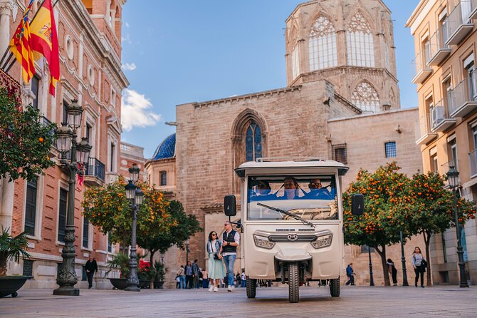 Valencia by Tuk Tuk i: Private tour 1 or 2 hours explore the city - A final run along the Mediterranean promenade