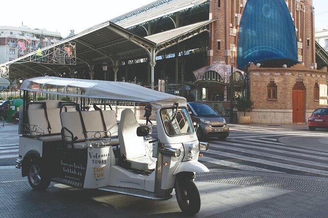 Valencia Complete Tour by Tuk Tuk - What the guides add to the ride
