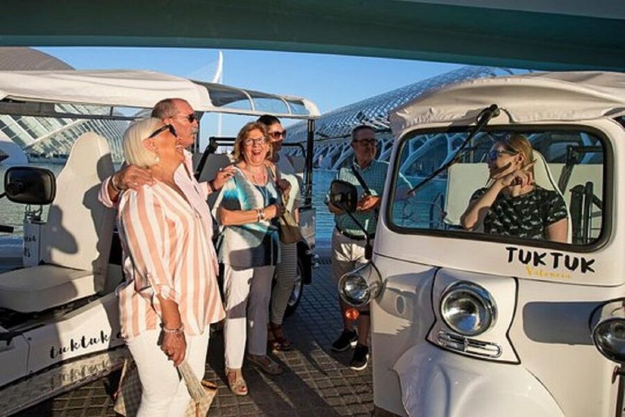 Valencia: Complete Tuk-Tuk Tour Around the City - From Torres de Quart to the old city gates