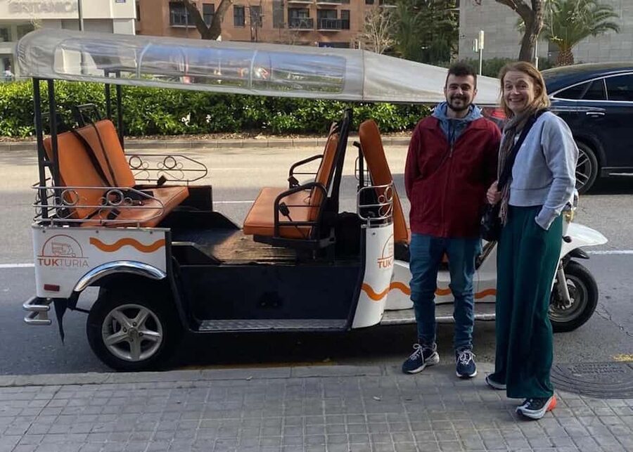 Valencia: Tuk Tuk City Tour - Markets, Marina, and Beach