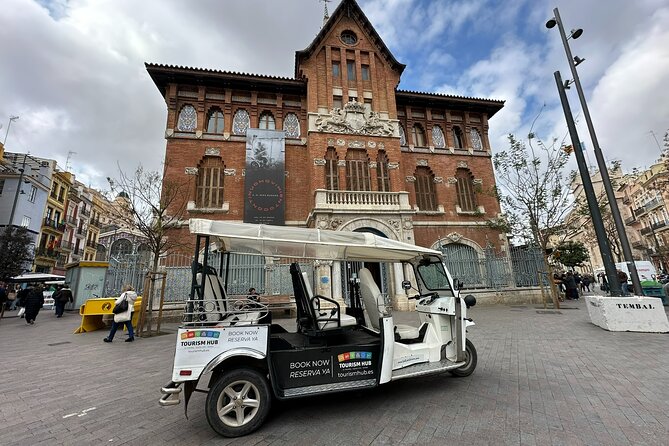 Valencia: Visit the Historic Center of Valencia in Tuk Tuk - Photo stops make the short route more useful