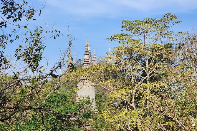 Visit Phnom Udong and Silk Island by Khmer Traditional Tuk-Tuk - The guides are central to the day