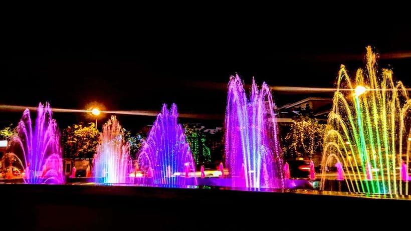Visiting 9 Places in 3 hours Share Tour by Tuk-Tuk - Local food, dinner, and the Night Market