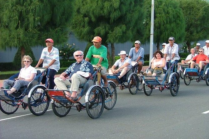 Water Puppet Show Plus Sightseeing By Cyclo and Saigon Dinner Cruise - Three classic Saigon experiences in one evening